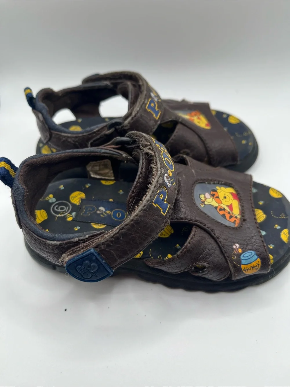 Vintage Disney Winnie the Pooh Tigger Brown Leather Sandals Toddler Size 6 Y2K